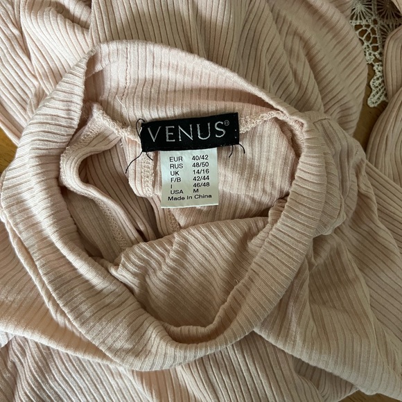 Venus Laced Back Top - Picture 3 of 3